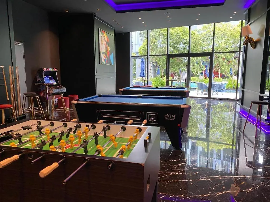 Star Holiday Sky Pool Klcc 쿠알라룸푸르 0*,  말레이시아